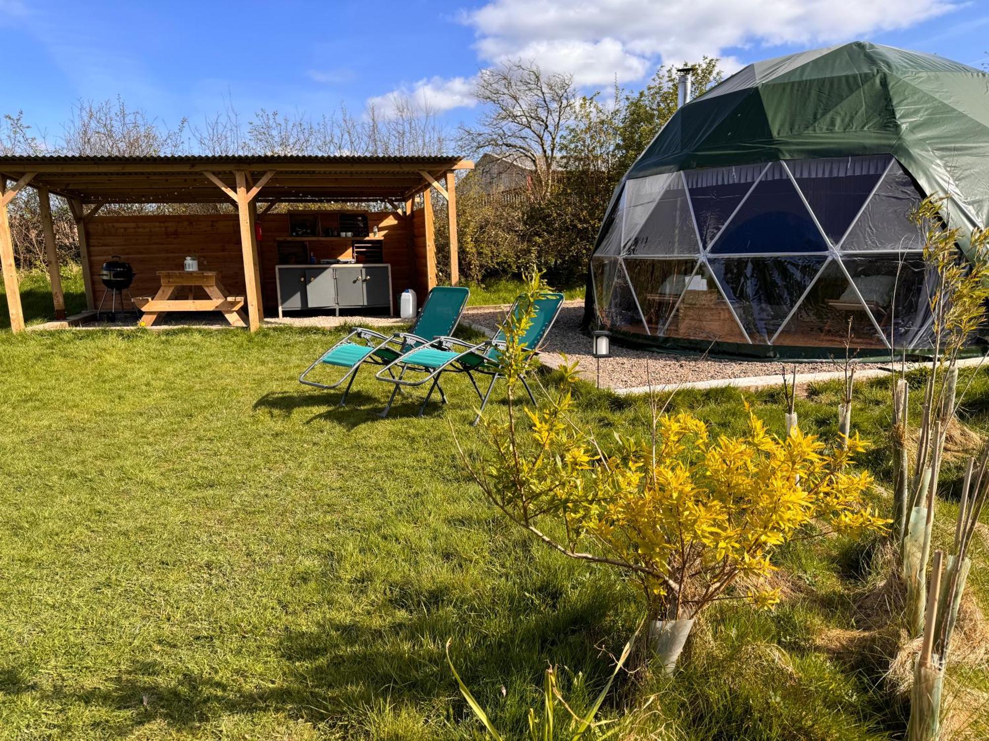 Готель Geodesic Dome Glamping Лянідлойс Екстер'єр фото