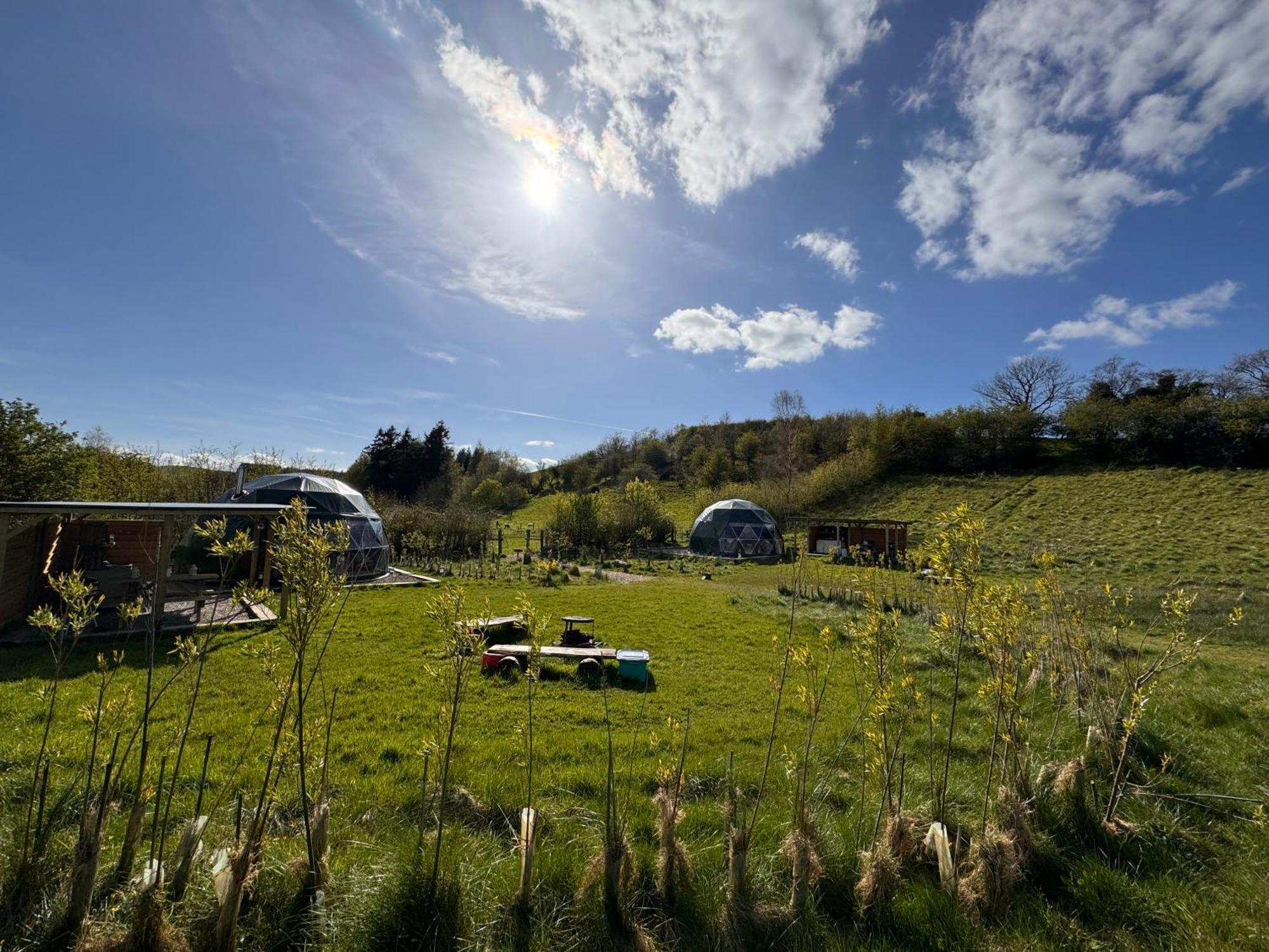 Готель Geodesic Dome Glamping Лянідлойс Екстер'єр фото